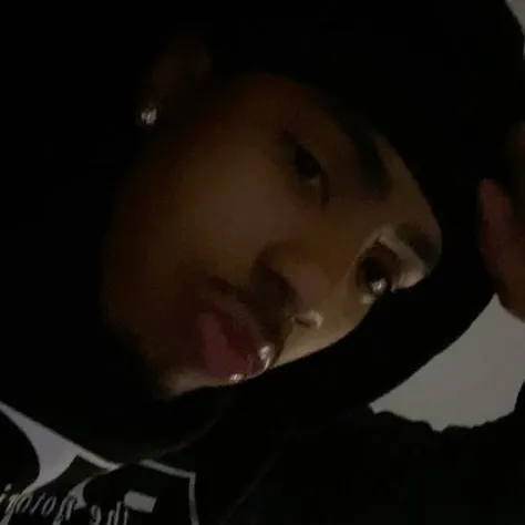 chat with ai character: Xzavier