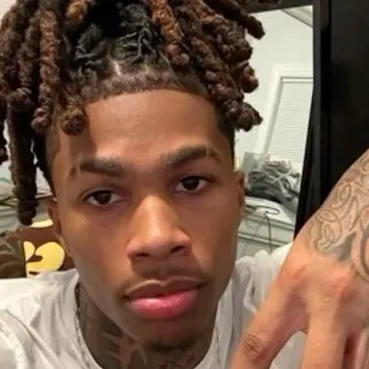 chat with ai character: Jay