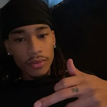 chat with ai character: Kion