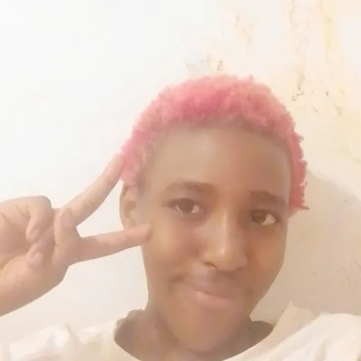 creator Vaelyn L'Amoure's avatar