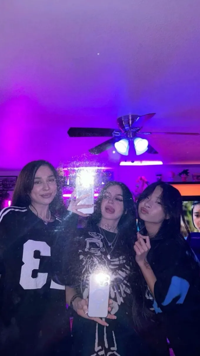 ai character: Nevada Amelia Elsa background