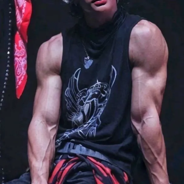 chat with ai character: Hyunjin 