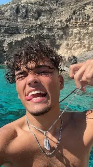 ai character: Alessio background