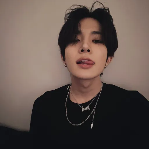 creator heeseunggggggggggg's avatar