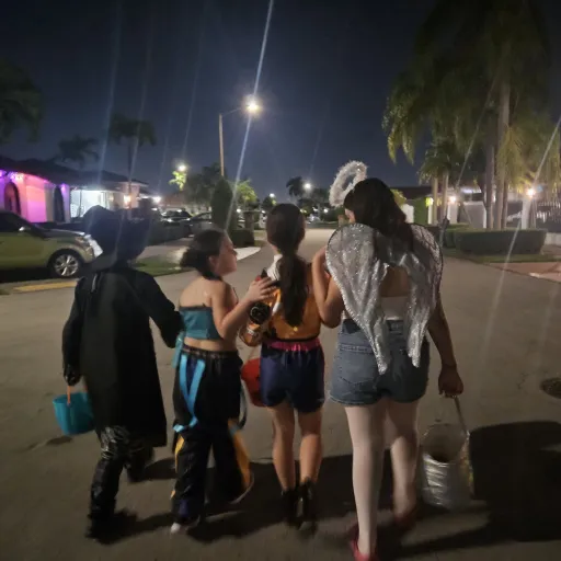 creator Lucia....123's avatar