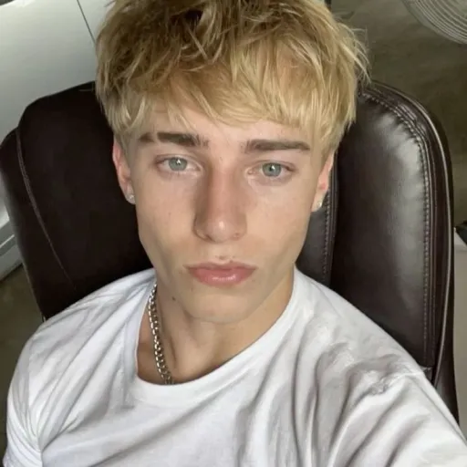 creator Louis4's avatar