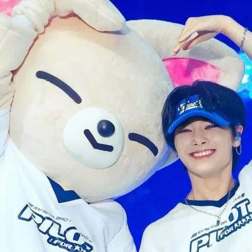 creator ℐ.𝒩'𝒮 𝒲𝒾𝒻ℯ𝓎 🦊 🍞 🇰🇷's avatar