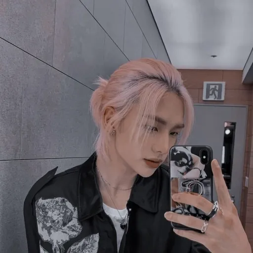 creator Hwang.Kira's avatar