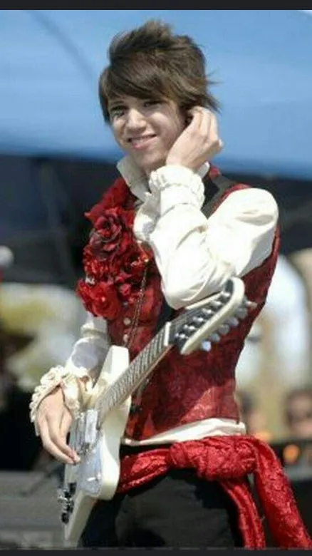 ai character: Ryan Ross background