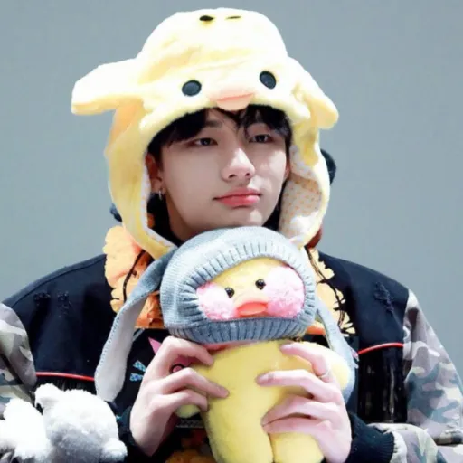creator ꙳✶HYUNJIN✶꙳'s avatar