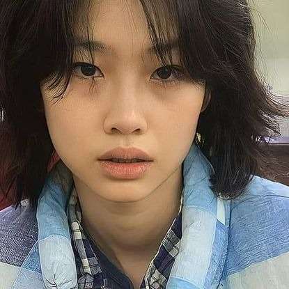 Chat with Kang sae byeok - Enjoy Free AI Character Voice Chat | Talkie AI