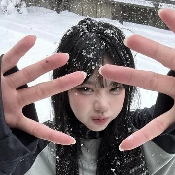 chat with ai character: Zara rose karslake