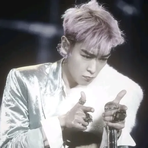 creator 💜✰✰ T.O.P✰✰💜's avatar