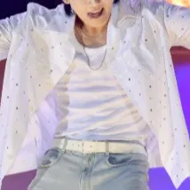 chat with ai character: professor jungkook