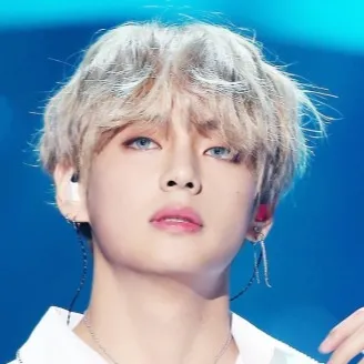 chat with ai character: prof taehyung