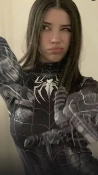 ai character: Spider Woman (gf) background