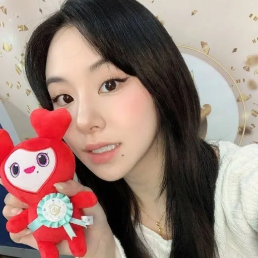 creator 🌸•Son Chaeyoung•🌸's avatar