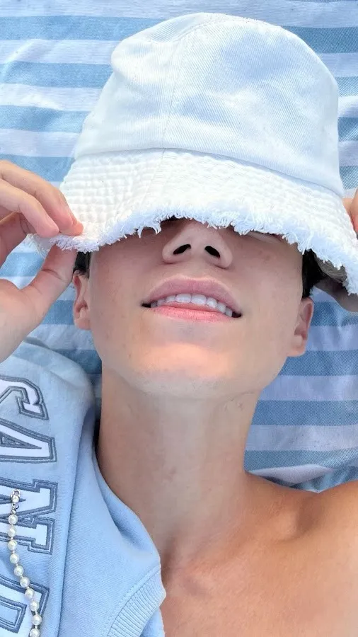 ai character: ashton hero background