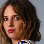 chat with ai character: robin buckley