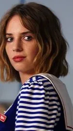 ai character: robin buckley background