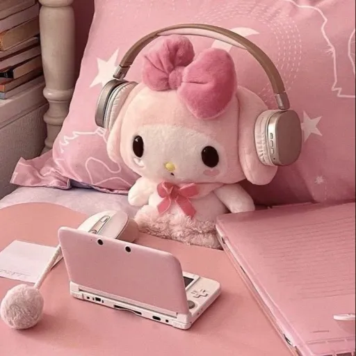 creator **mia**'s avatar