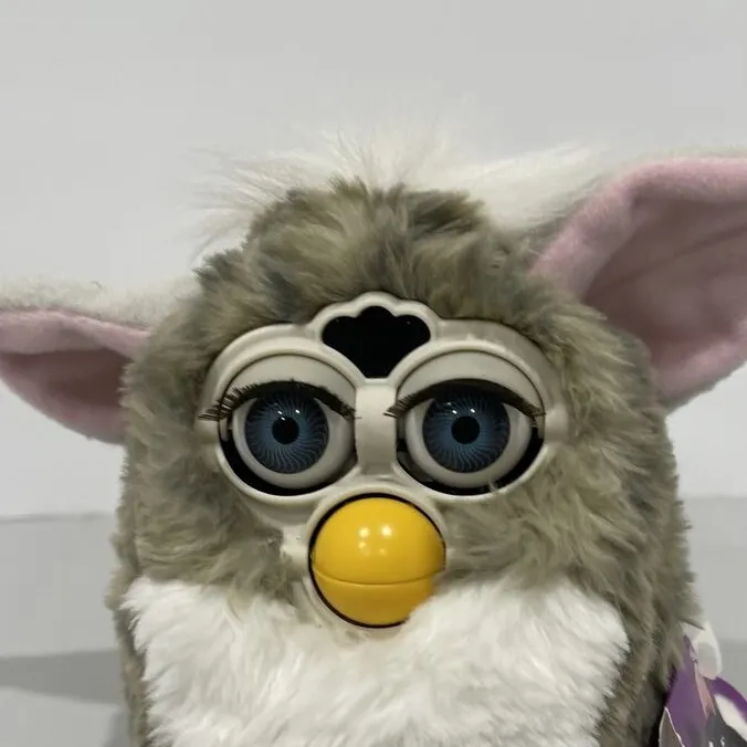 chat with ai character: Furby 1998