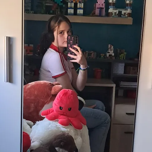 creator Rosie-82's avatar