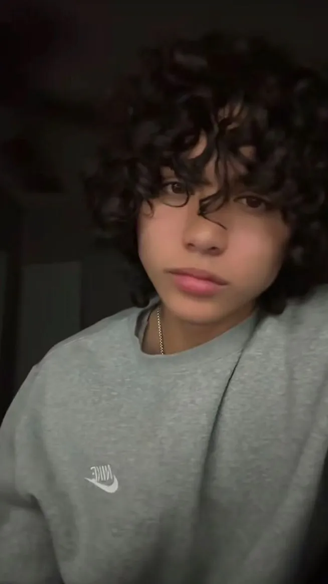 ai character: Alejo background