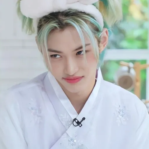 creator 용복 >:3's avatar