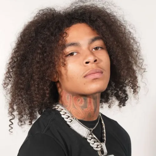 creator POSE FOR ME's avatar