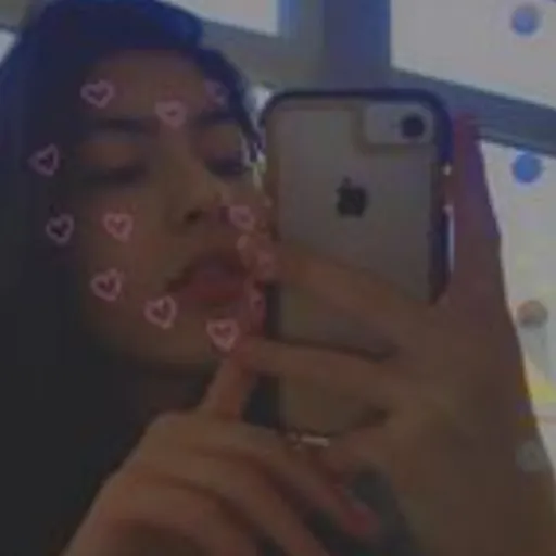 creator Mia Cardalez's avatar