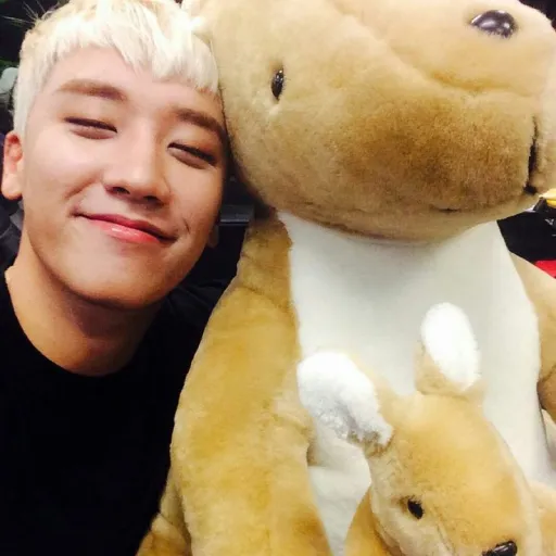 creator ~Q~u~e~e~n~i~e~'s avatar