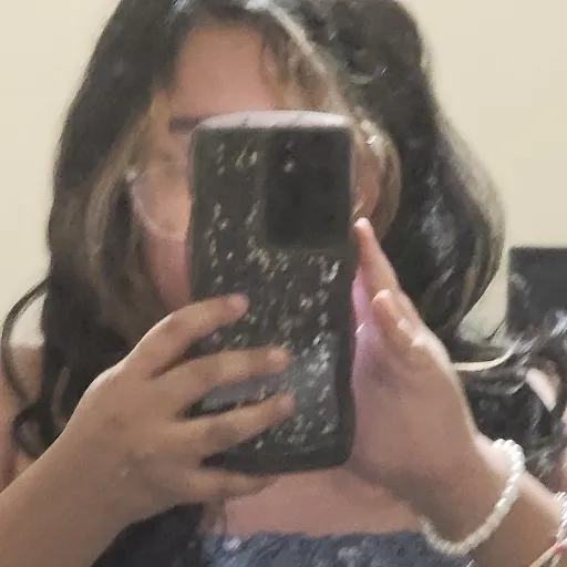 creator 。‧˚ 𝐄𝐳𝐅𝐚𝐦𝐢𝐥𝐲𝐄𝐳 ˚‧。's avatar