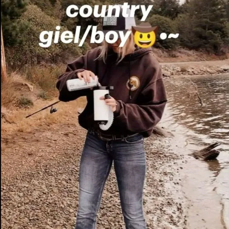 chat with ai character: Callie