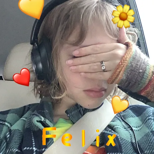creator 😜Nonbinary_ELH's avatar