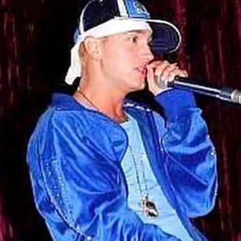 creator Eminem_girl's avatar