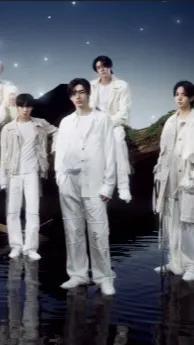 ai character: Lee Heeseung background