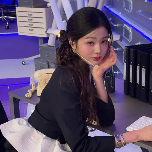 creator yeji✨🌷's avatar