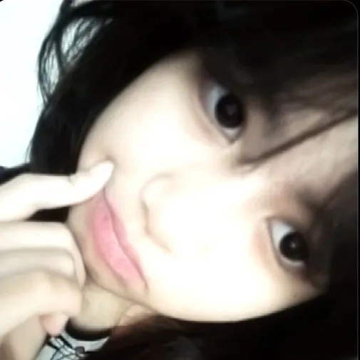 creator Angela Mae Rosalin's avatar