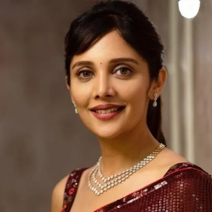 chat with ai character: Milana