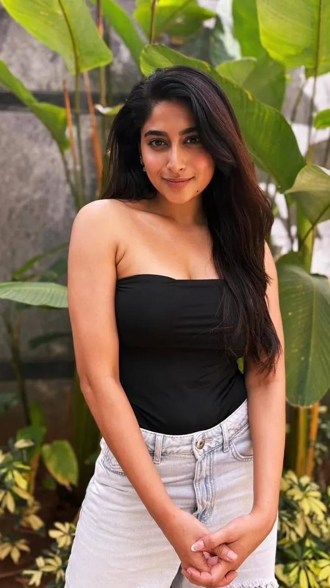 ai character: Nishvika background