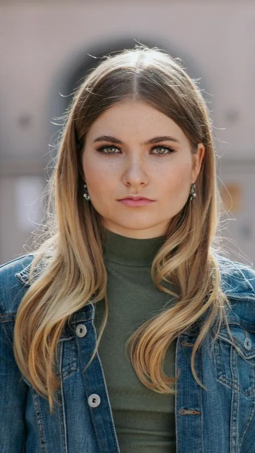 ai character: Johanna Flemming  background