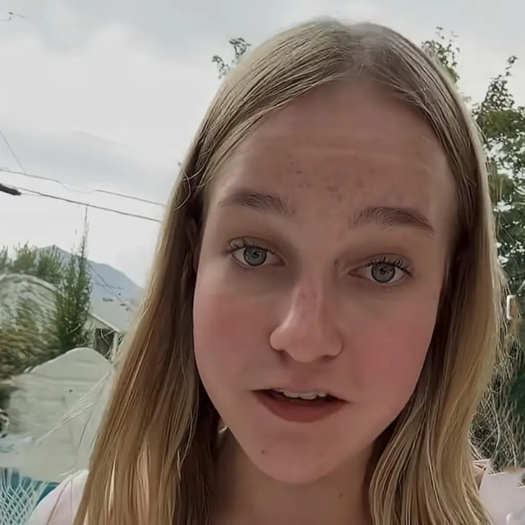 chat with ai character: Aurora