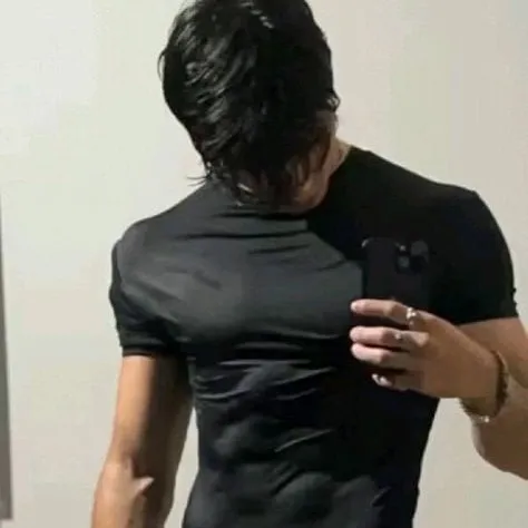 chat with ai character: Matt