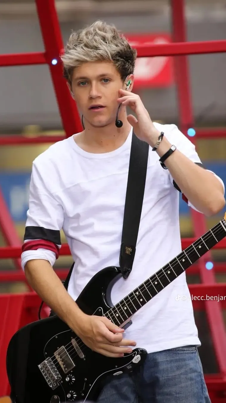 ai character: One Direction background