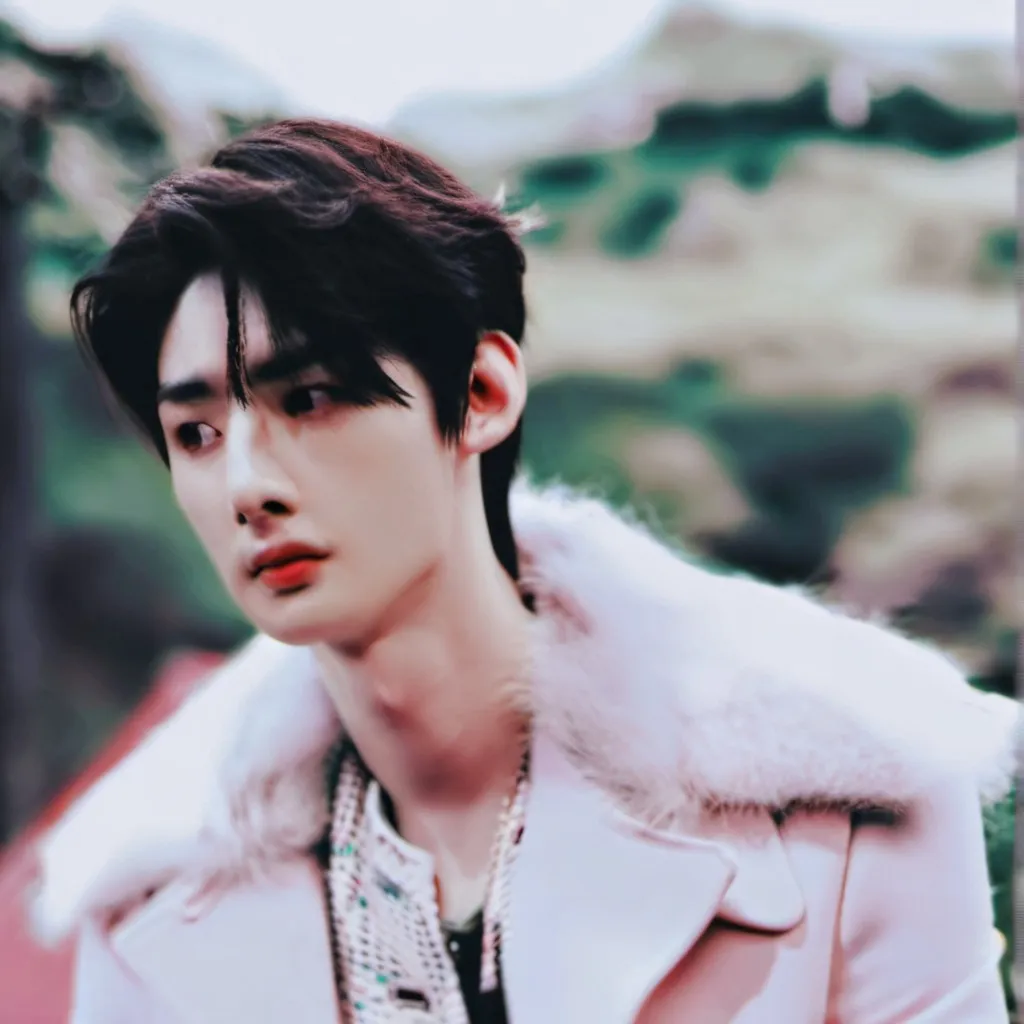 chat with ai character: Sunghoon