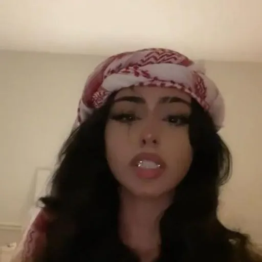 creator ur 5'4 girl's avatar