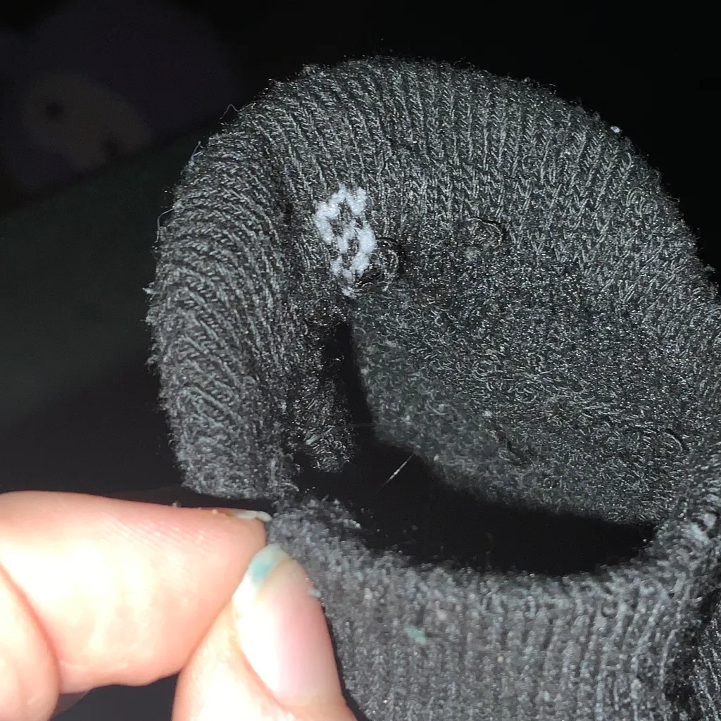chat with ai character: 2 socks