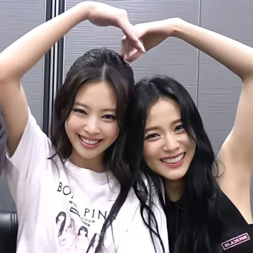 creator 🦋jensoo🦋's avatar
