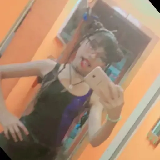 creator MIA VIERA's avatar